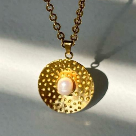 Pearl on a Platter Plate Dish Tray Disc Baroque Freshwater Hammered 18K Necklace